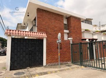 Casa · 182m² · 3 Habitaciones · 2 Estacionamientos · Casa en Venta con Suite en La Alborada VI A. m.