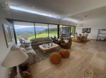 Casa · 1260m² · 3 Habitaciones · 4 Estacionamientos · Casa de Renta en Casa de Campo