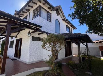 Casa de 3 habitaciones, Quito · Casa en Venta, Mirasierra - Valle de Los Chillos