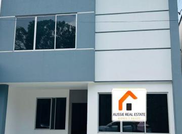 Casa de 3 habitaciones, Guayaquil · Vendo Casa Remodelada, de Estreno, en Urb. Cataluña, 3 Dorm, 160 m²