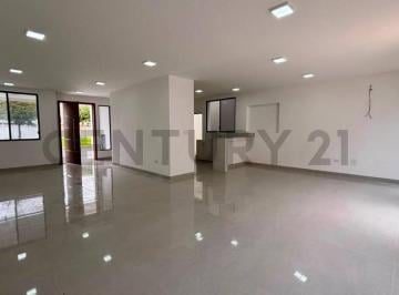 Casa · 211m² · 3 Habitaciones · 2 Estacionamientos · Venta de Casa en La Vía Salitre