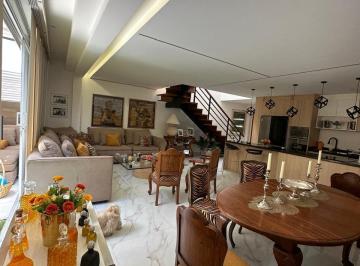 Casa · 160m² · 3 Habitaciones · 2 Estacionamientos · Casa en Venta Moderna 3 Dorm. Av Intervalles Cumbayá