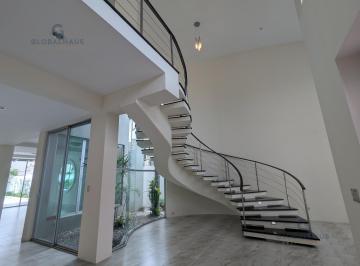 Casa · 380m² · 3 Habitaciones · 2 Estacionamientos · Casa en Alquiler de 3 Habitaciones Semiamoblado en Vía Samborondon m. a