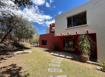 Casa de 3 habitaciones, Quito · Casa con Piscina y Gran Jardin
