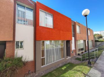 Casa de 2 habitaciones, Quito · Casa en Venta en San Isidro del Inca con 2 Dorm.
