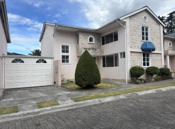 Vendo casa en la Armenia 2 · Vendo Casa en La Armenia 2 Estilo Inglés Muy Amplia de 234 Mtrs2 en Conjunto Exclusivo