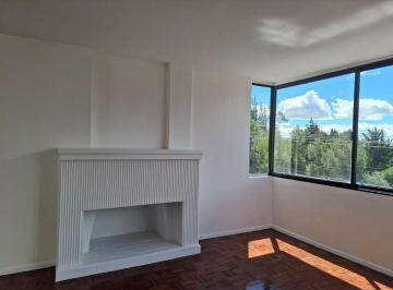 Casa de 4 habitaciones, Quito · Casa Rentera de Venta con Dos Departamentos Remodelada Excelente Sector Universidad Central