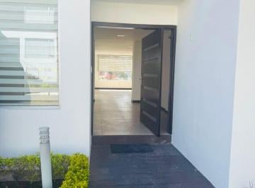 Casa de 4 habitaciones, Quito · Casa de Lujo en Venta o Renta en Zona Miravalle