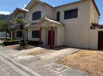 Casa de 3 habitaciones, Guayaquil · Venta Casa Puerto Seymour en Via a La Costa