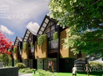 Casa · 137m² · 3 Habitaciones · 2 Estacionamientos · Tumbaco - Tola Chica, Casa de 137 m², 3 Pisos - Venta en Conjunto (C - 15)