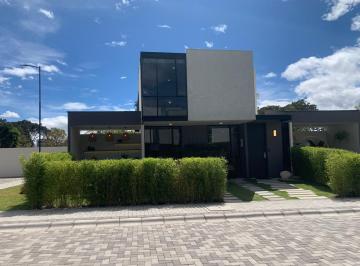 Casa · 153m² · 3 Habitaciones · 2 Estacionamientos · Cumbayá Venta Casa en Dos Plantas Proyecto Listo Primera Etapa Para Enero 2027, Sector San Patricio