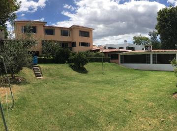 Casa · 4047m² · 6 Habitaciones · 6 Estacionamientos · Cumbaya Venta Casas Gemelas Sector Jacaranda, Excelente Oportunidad de Vivienda