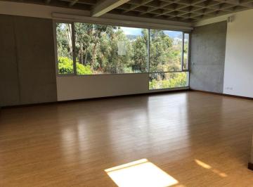 Departamento de 4 habitaciones, Quito · Departamento de Lujo 270 m², 4 D, 70 m² de Jardín, en Cumbayá
