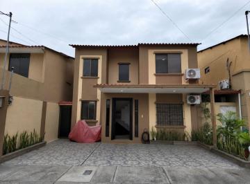 Casa de 3 habitaciones, Guayaquil · Casa de Alquiler en Urbanización La Joya, 3 Dorm., Primeras Etapas.