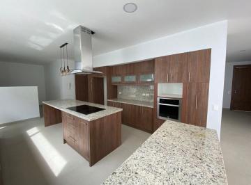 Casa de 3 habitaciones, Quito · Venta Casa Excelente!