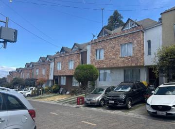 Casa de 3 habitaciones, Quito · Rento Casa en Conjunto Sector Capri