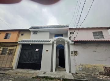Casa Venta de 3 habitaciones · Riocentro Norte Sector Privado