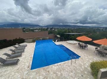 Casa de 3 habitaciones, Quito · Espectacular Casa de Arriendo No Adosada con Acabados de Lujo con Piscina en Vina Alta