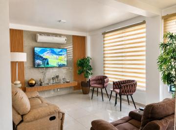 Casa de 4 habitaciones, Guayaquil · Venta Casa con Piscina de 4 Habitaciones en Excelente Estado en Ciudad Celeste