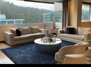 Departamento de 2 habitaciones, Quito · Penthouse de Alquiler, Dos Dorm., 300 m² Más 80 m² de Terraza. Ubicado en Lomas de Monteserrin
