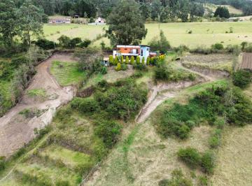 Hacienda-Quinta de 4 habitaciones, Machachi · Espectacular Casa de Diseño en 3.400 m² de Naturaleza | Uyumbicho