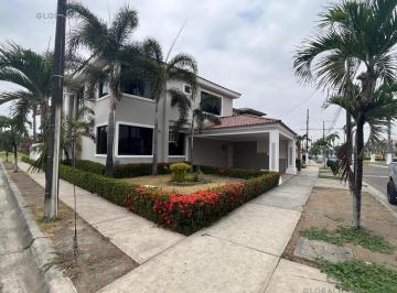 Casa · 400m² · 4 Habitaciones · 2 Estacionamientos · Venta de Casa Amoblada en Urb. Santa Maria de Casa Grande, 4 Habitaciones, Habitacion Pb m. H