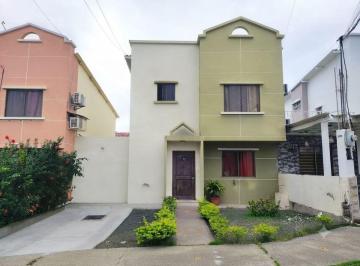 Casa de 3 habitaciones, Manta · Casa en Urbanizacion de Venta Zona Sur Manta