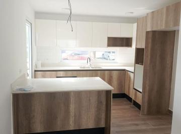 Casa de 4 habitaciones, Manta · Casa de Venta en Urbanizacion en Manta Zona Sur