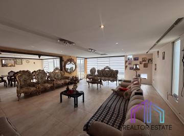 Casa · 511m² · 6 Habitaciones · 3 Estacionamientos · Casa en Carcelén