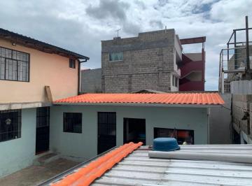 Casa de 2 habitaciones, Quito · Casa Rentera en Venta con Proyeccio a Construccion