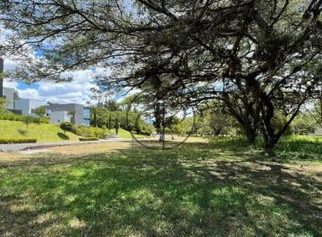 Terreno / Lote · 1262m² · Puembo - Urbanizacion Arrayanes en Venta Terreno 1262 m² Esquinero