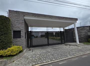Terreno / Lote · 1681m² · Terreno en Venta en Exclusiva Urbanización en Puembo