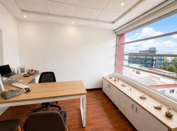 Oficina comercial · 40m² · 2 Habitaciones · 1 Estacionamiento · Cwu. Venta Oficina 40 m² - Sector Quito Tenis