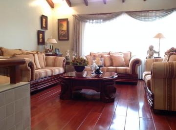 Casa · 502ha · 4 Habitaciones · 2 Estacionamientos · Venta Hermosa Casa de 500 m² en La Mitad del Mundo - Quito