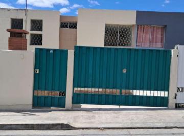 Casa de 3 habitaciones, Quito · Casa en Renta Mitad del Mundo
