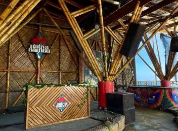 Local comercial , Montañita · Se Vende Edificio Comercial Frente Al Mar en Montañita. Ex Discoteca Nativa Bambú
