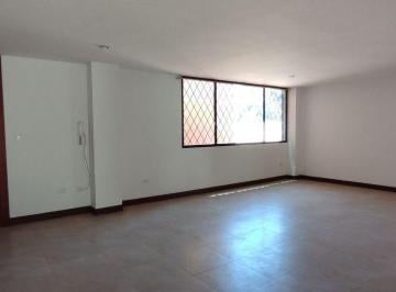 Departamento de 3 habitaciones, Quito · Venta Departamento Cerca de La Esmil