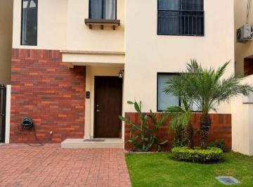 Casa de 3 habitaciones, Guayaquil · Hermosa Casa Lista Para Habitar 3 Dorm