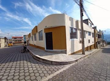 Casa · 300m² · 4 Habitaciones · 1 Estacionamiento · Casa en Calderón