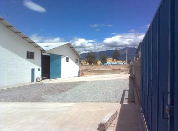 Bodega-Galpón · 580m² · 1 Habitación · 2 Estacionamientos · Calderón, de Oportunidad Bodega en Renta, 580 m²