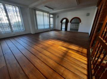 Casa de 11 habitaciones, Quito · De Venta Casa en El Batan Sector Quicentro