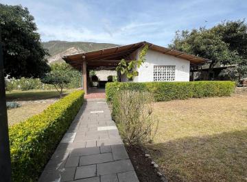Casa de 1 habitación, Quito · Casa de Venta en Urbanizacion en La Pamba