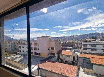 Departamento de 3 habitaciones, Quito · Urgente Vendo Departamento Remodelado Sector Cotocollao
