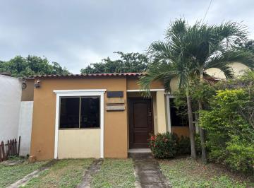 Casa · 55m² · 2 Habitaciones · 1 Estacionamiento · Venta de Casa en Urbanizacion La Joya Etapa Perla Natm
