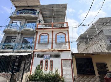 Casa · 238m² · 4 Habitaciones · 1 Estacionamiento · Se Vende Casa en El Sur de Guayaquil (Lililo)