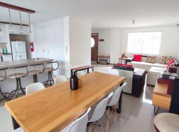 Casa · 132m² · 3 Habitaciones · 1 Estacionamiento · Parque, Jardín y Una Casa No Adosada en Venta. Una Combinación Difícil de Encontrar en La Armenia.