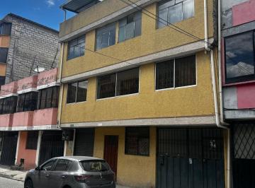 Casa de 4 habitaciones, Quito · Casa Independiente San Bartolo