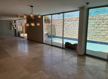 Casa · 325m² · 4 Habitaciones · 2 Estacionamientos · Mga / Venta Casa, 4 Dorm., Cumbaya