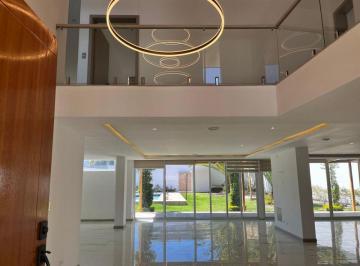 Casa de 5 habitaciones, Quito · Casa Independiente 1420 m² de Terreno y 625 m² Const 5 Dorm./piscina en Renta Vía Pillagua