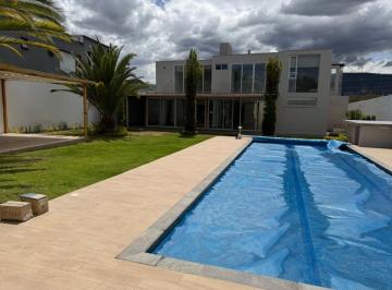 Casa de 5 habitaciones, Quito · Casa Independiente Via Pillagua 625 m² Const y 1420 m² Terreno 5 Dorm./piscina en Renta